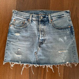Levi's Demin Mini Skirt - Size 29